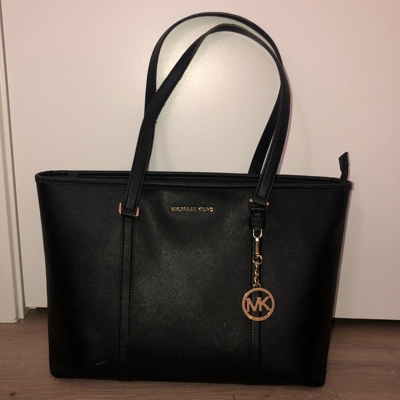 Micheal Kors Tote - Picture 1 of 5
